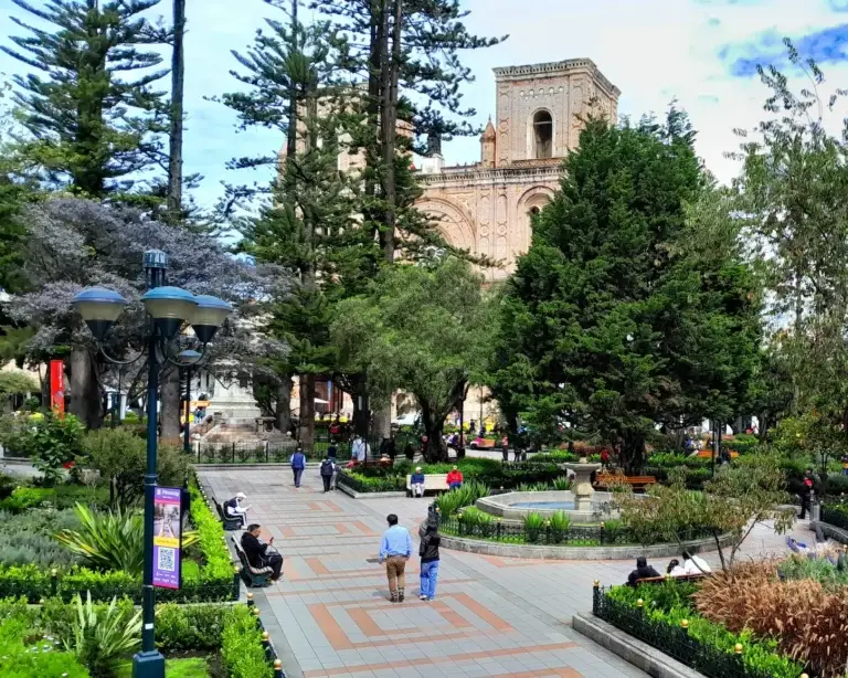 Calder&oacute;n Park Cuenca &ndash; Relaxing Tourist Spot Near Our Dental Clinic